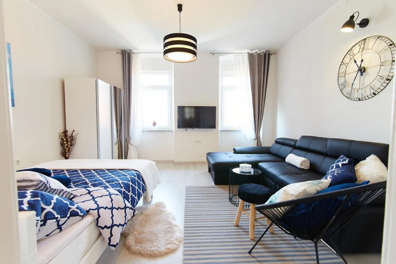 Studio Apartman Manuela kontakter
