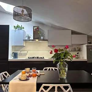 Elegante Privato In Palazzo Storico Del Xviii - Pieno Centro Nicosia