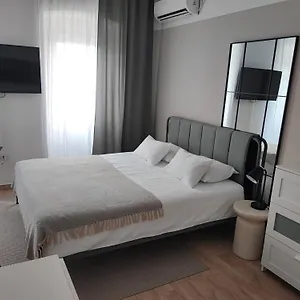 Agostini - Self Check-in - Free Gated Parking On Site Apartment